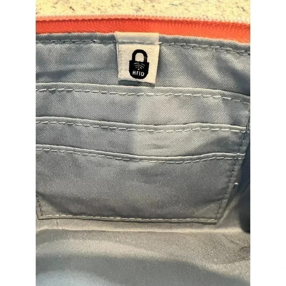 baggallini RFID DENIM Blue Currency Organizer Wristlet Zip Wallet 7.25" x 4" - Picture 7 of 10